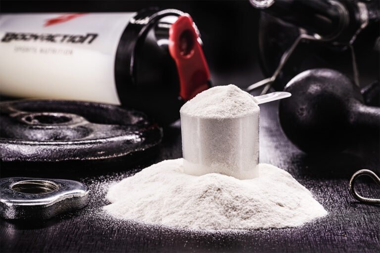Spoon,With,Creatine,,Whey,Or,Casein,,Whey,Supplements,,Protein,Bar